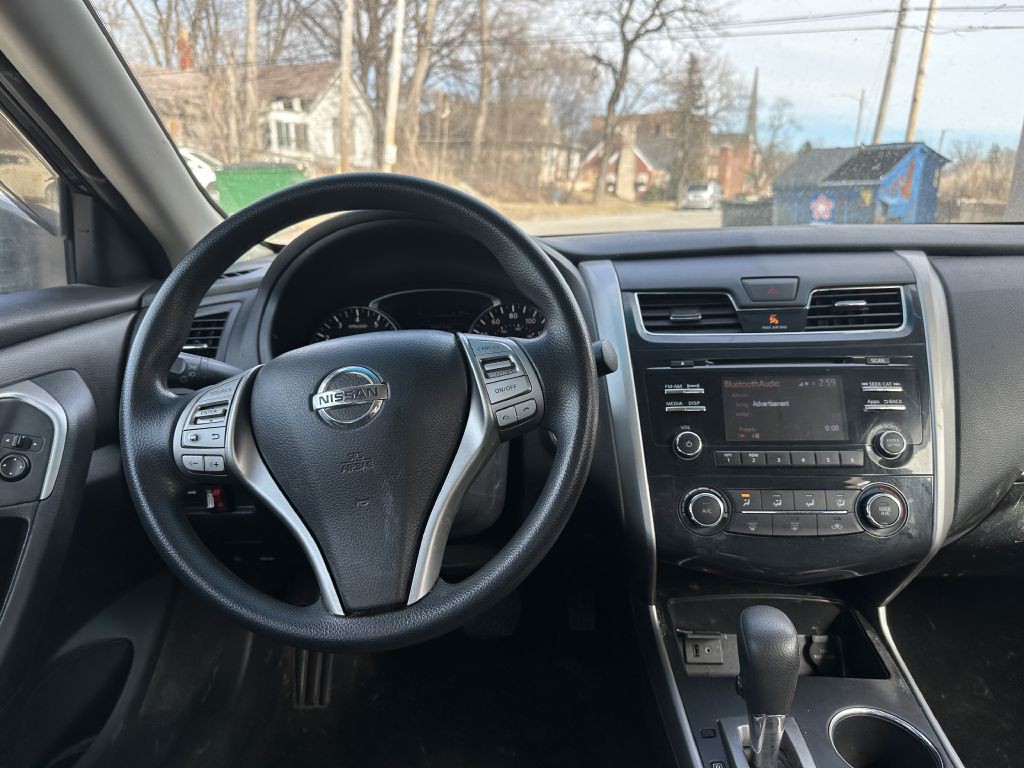 2015 Nissan Altima Image 11