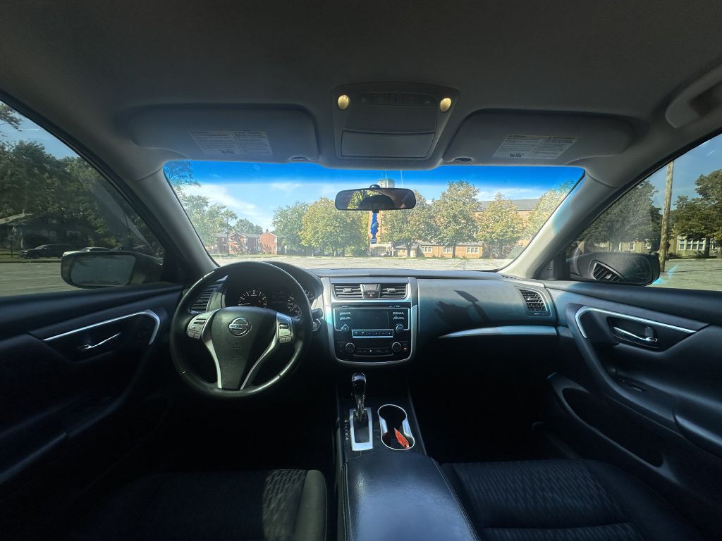 2018 Nissan Altima Image 9