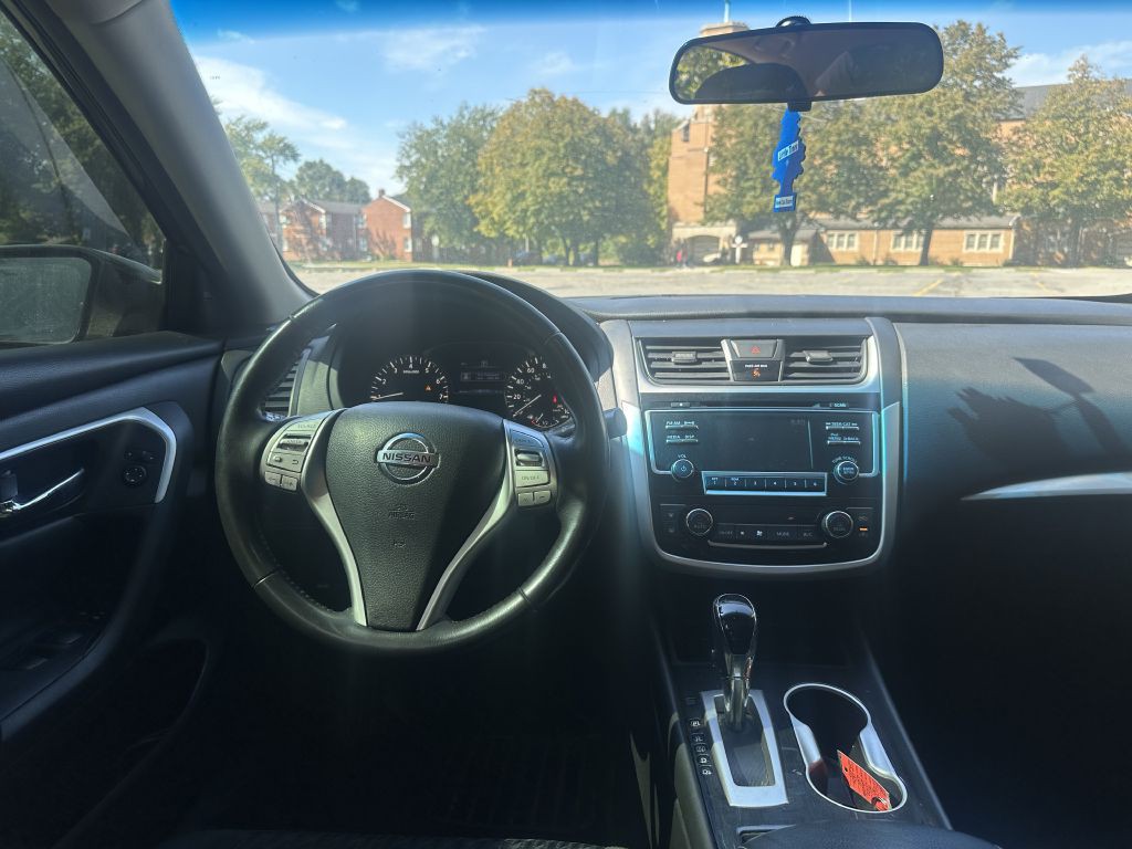 2018 Nissan Altima Image 10