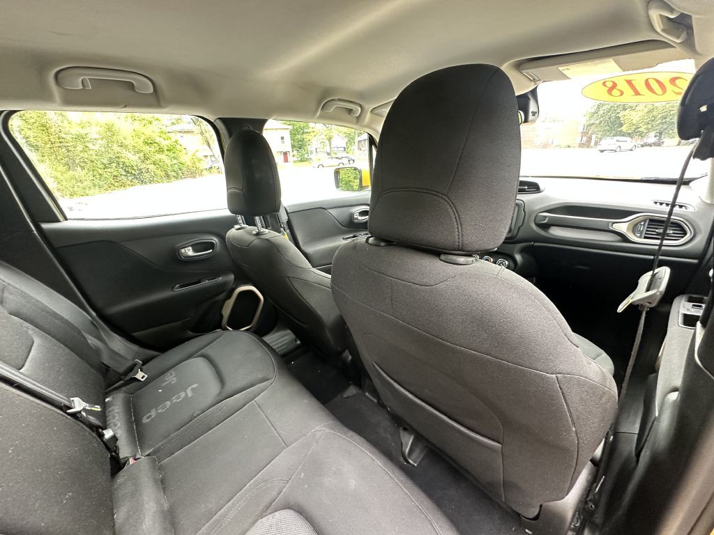 2016 Jeep Renegade Image 9