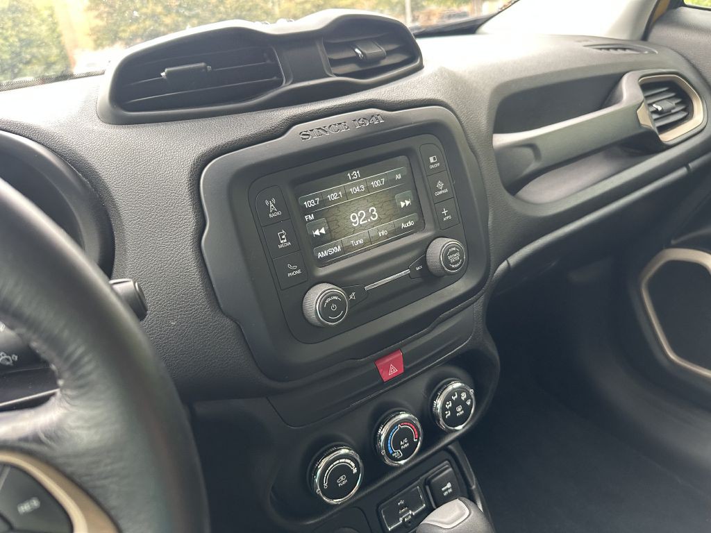 2016 Jeep Renegade Image 12