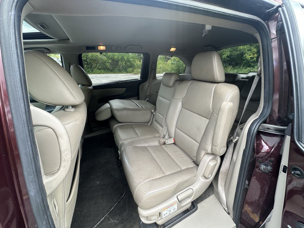 2012 Honda Odyssey Image 11