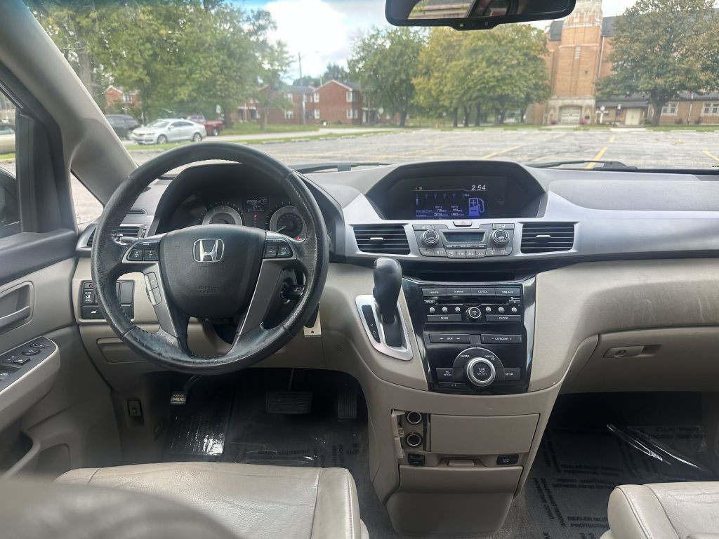 2012 Honda Odyssey Image 16