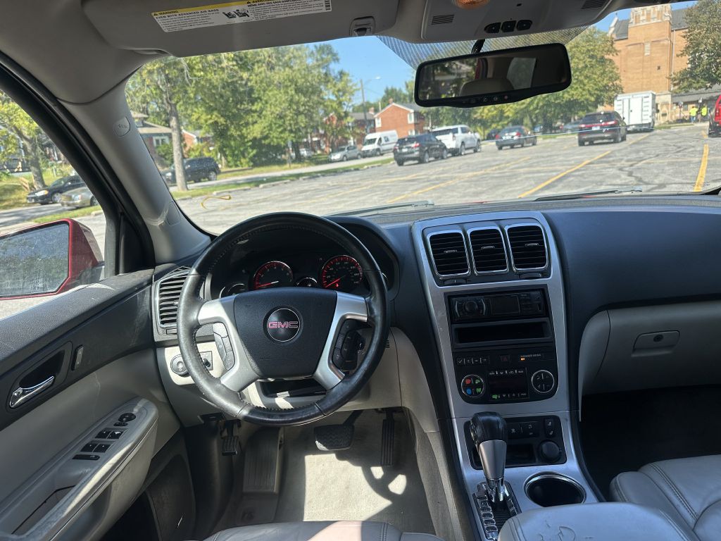 2010 GMC Acadia Image 14