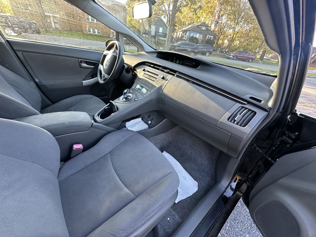 2014 Toyota Prius Image 13