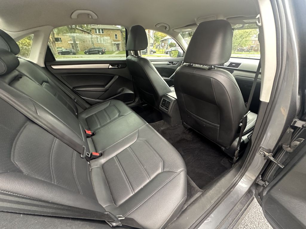 2014 Volkswagen Passat Image 11