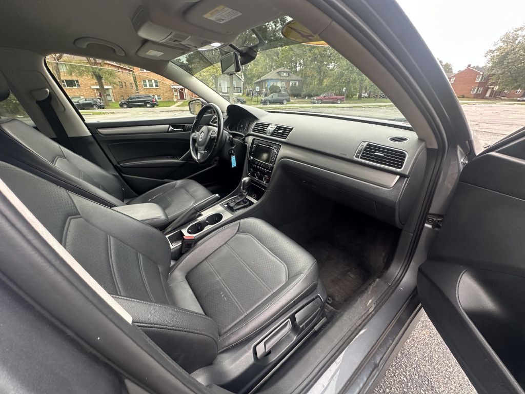 2014 Volkswagen Passat Image 12