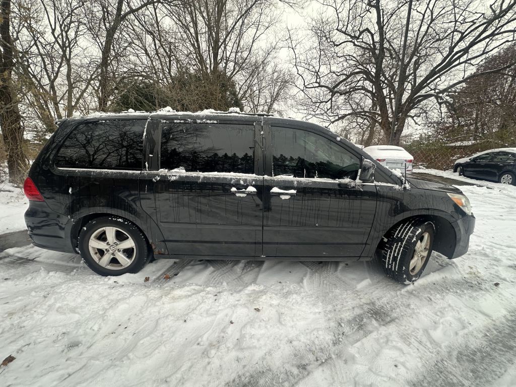 2009 Volkswagen Routan Image 3