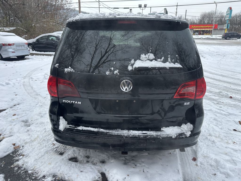 2009 Volkswagen Routan Image 5