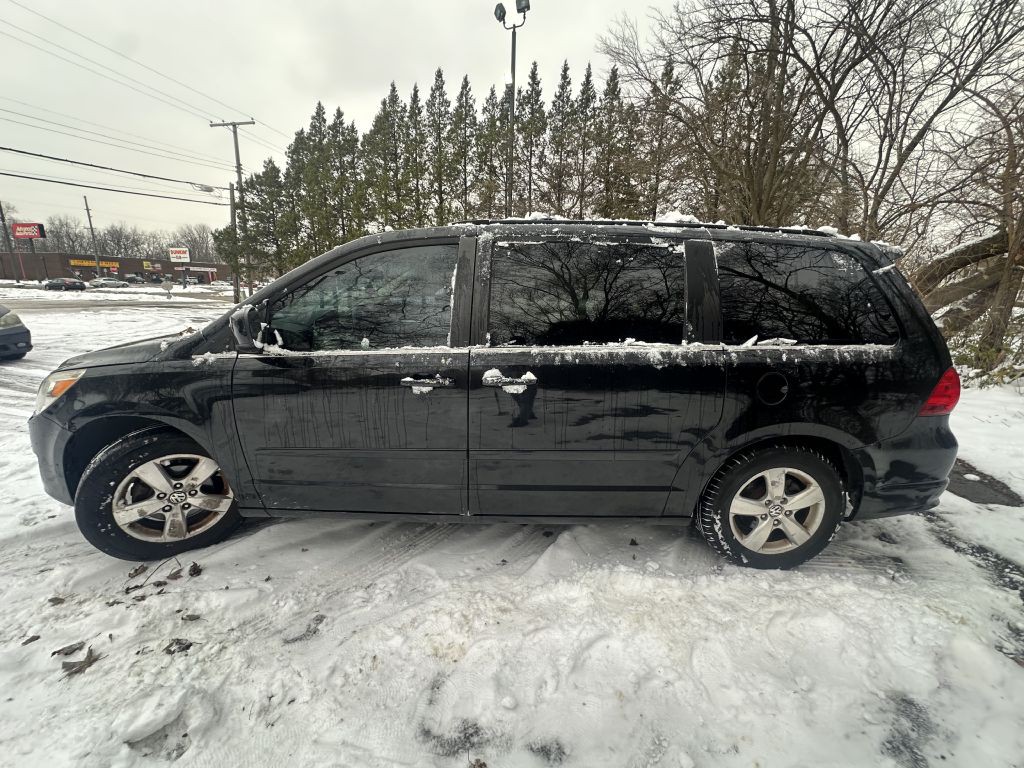 2009 Volkswagen Routan Image 7