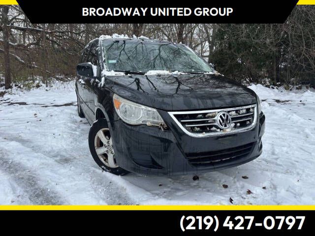2009 Volkswagen Routan Image 1