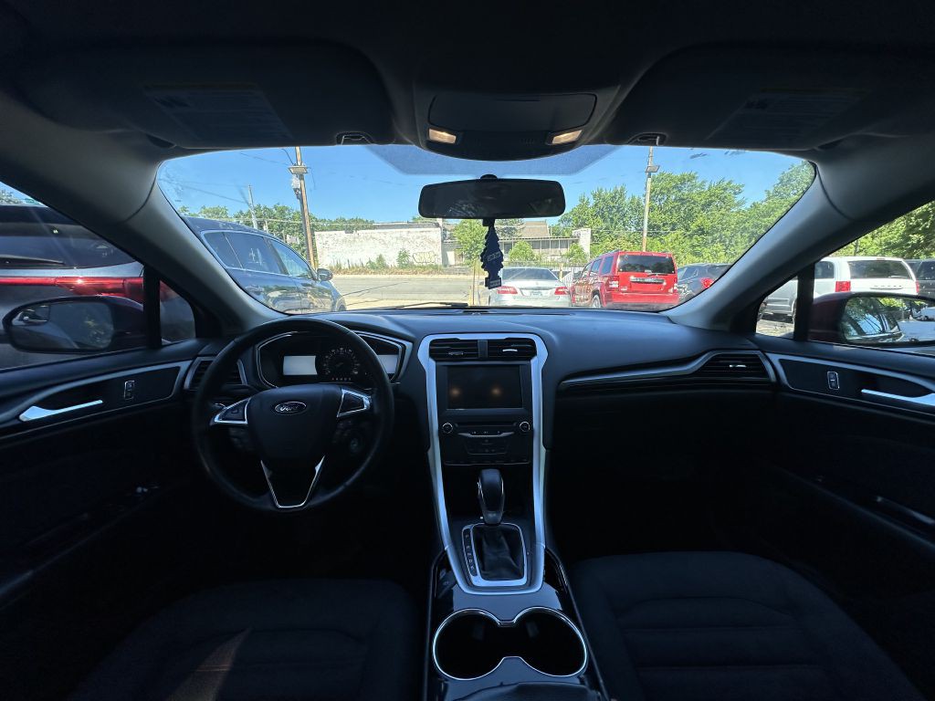 2015 Ford Fusion Image 12