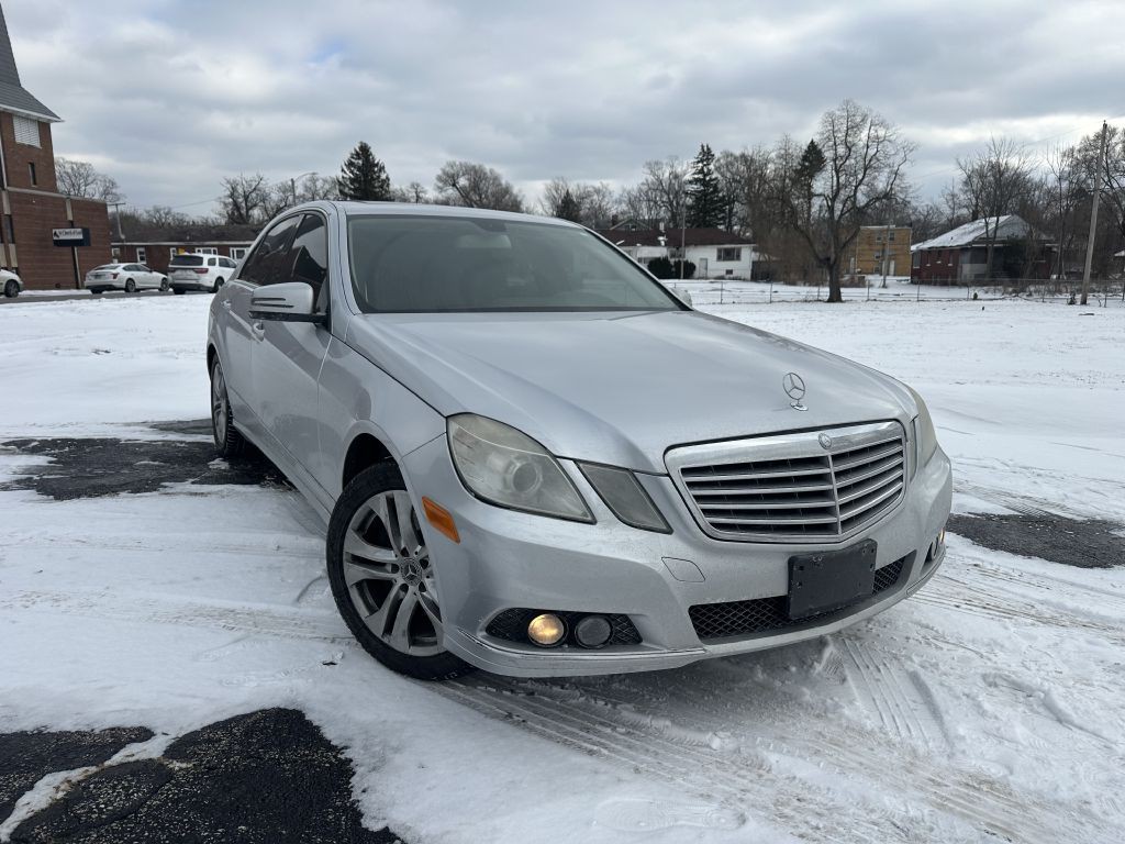 2010 Mercedes-Benz E-Class Image 2
