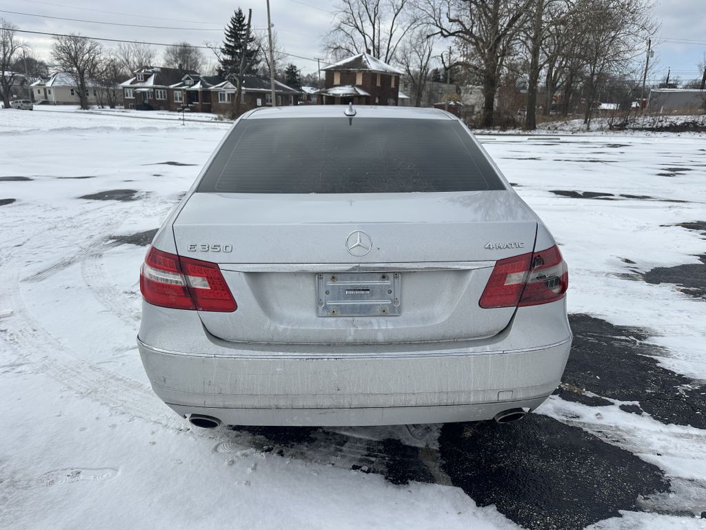 2010 Mercedes-Benz E-Class Image 5