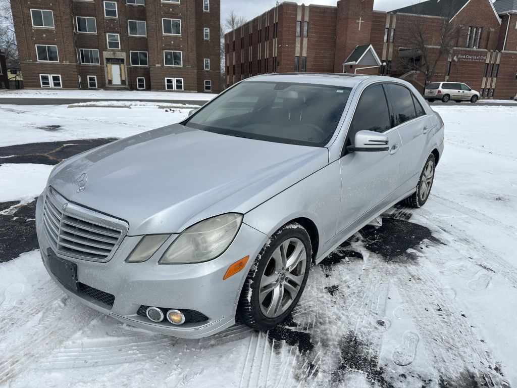 2010 Mercedes-Benz E-Class Image 8
