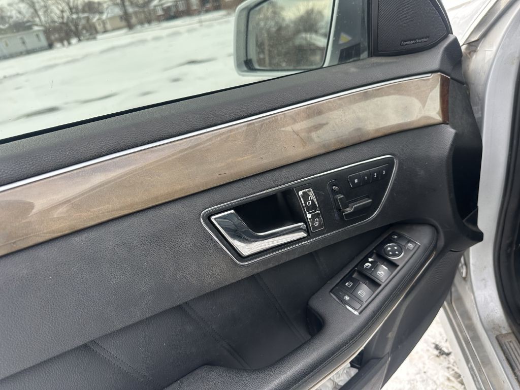 2010 Mercedes-Benz E-Class Image 11