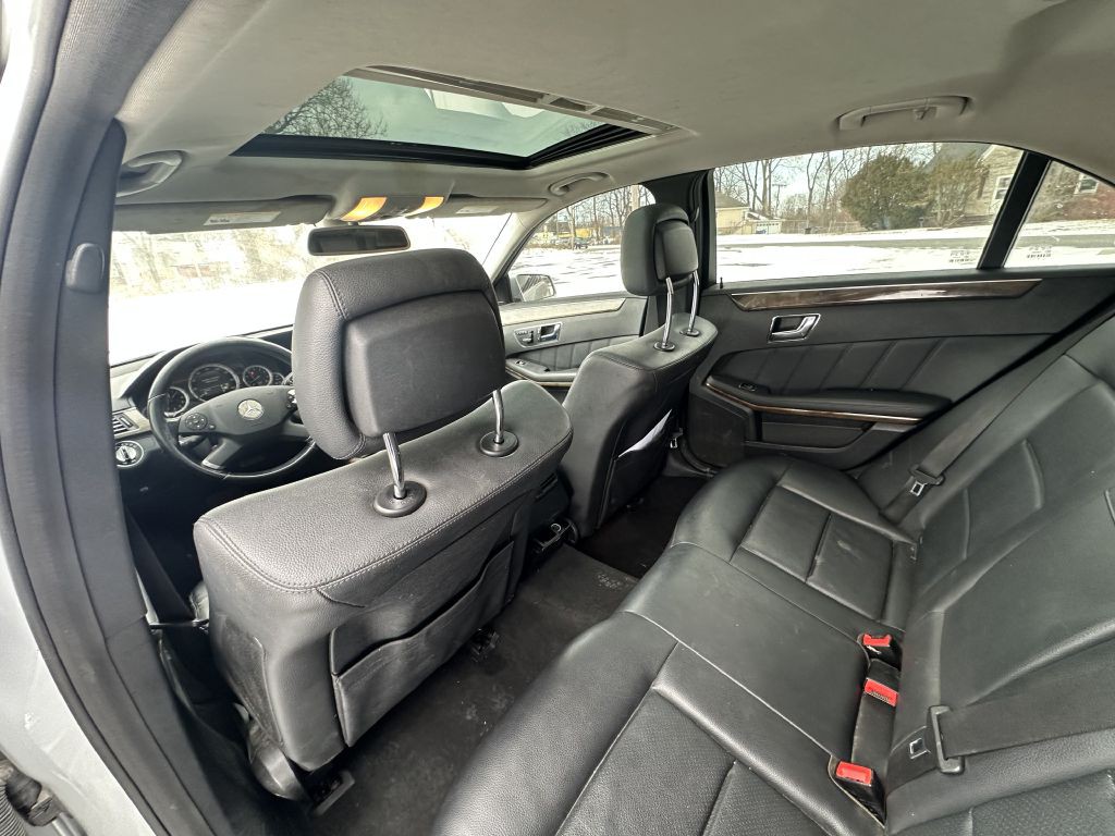 2010 Mercedes-Benz E-Class Image 12
