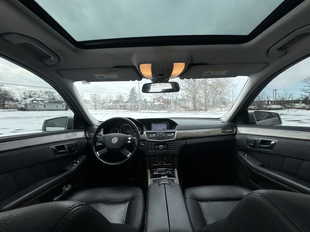 2010 Mercedes-Benz E-Class Image 13