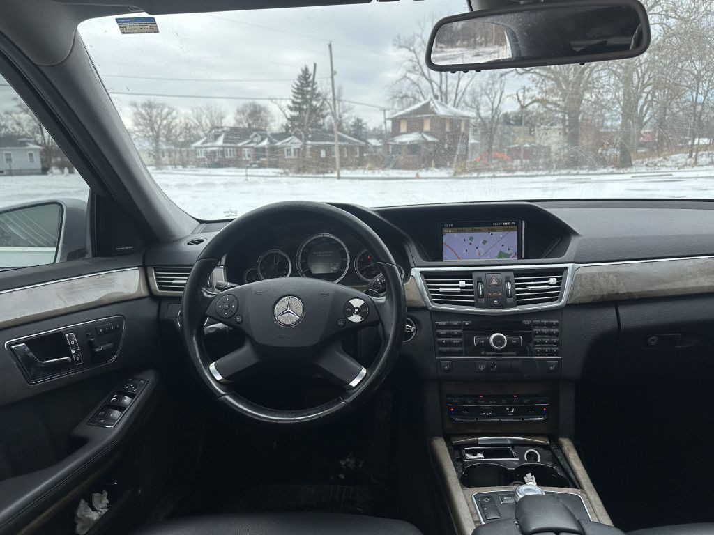 2010 Mercedes-Benz E-Class Image 14