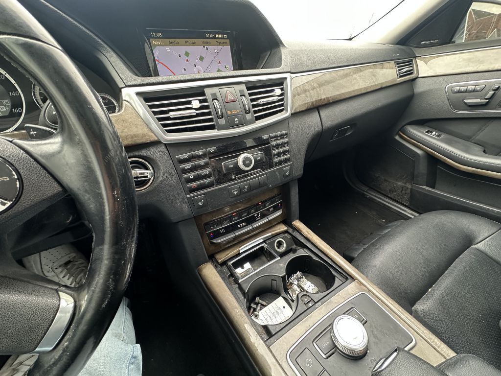 2010 Mercedes-Benz E-Class Image 15