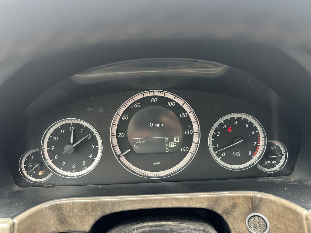 2010 Mercedes-Benz E-Class Image 17