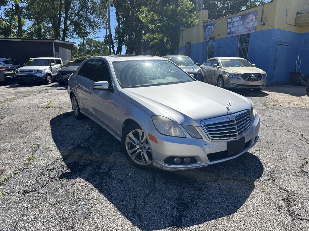 2010 Mercedes-Benz E-Class Image 2