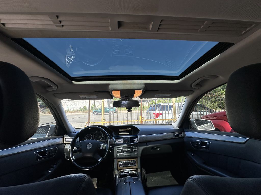 2010 Mercedes-Benz E-Class Image 9