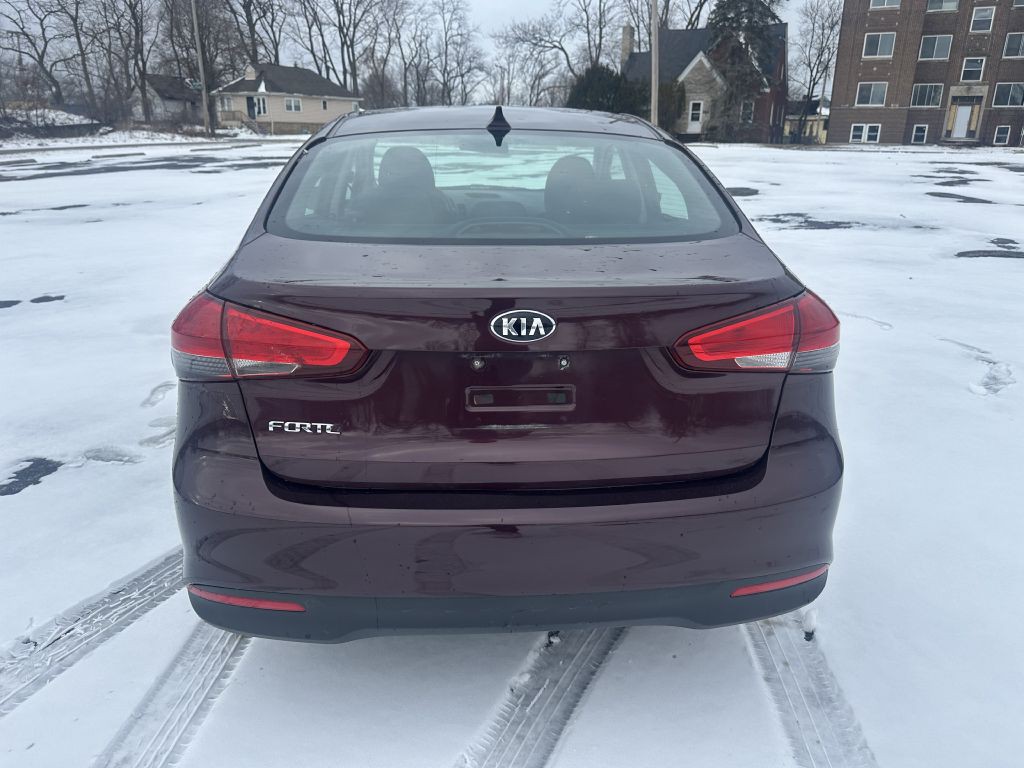 2017 Kia Forte Image 5