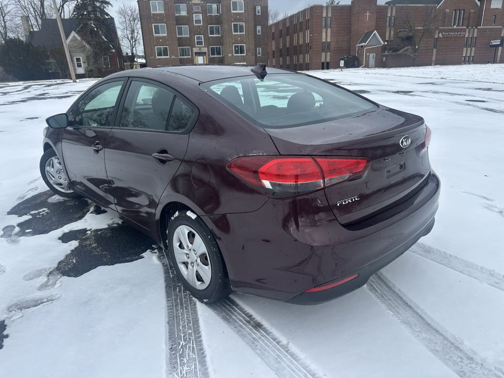 2017 Kia Forte Image 6