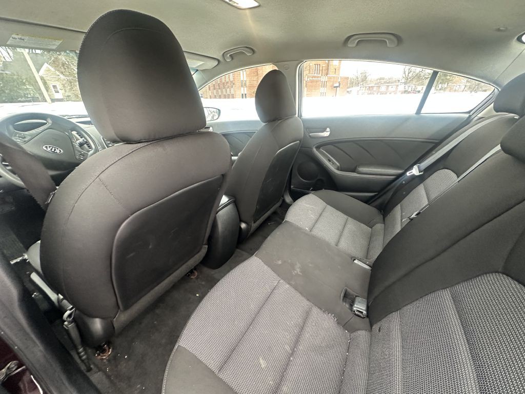 2017 Kia Forte Image 11