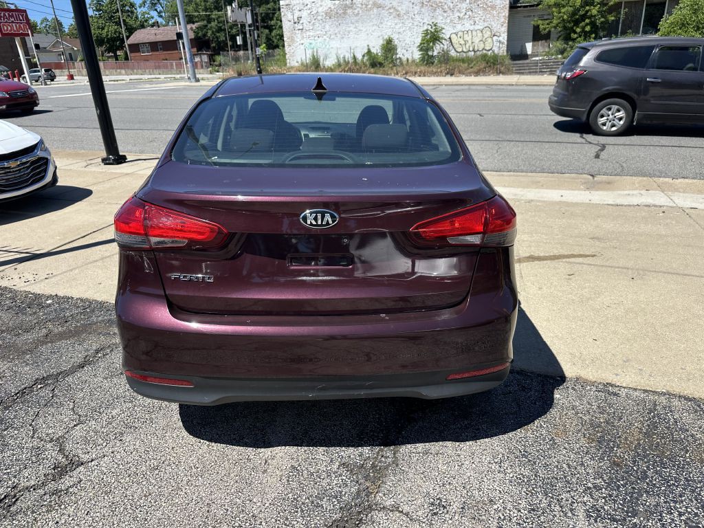 2017 Kia Forte Image 5
