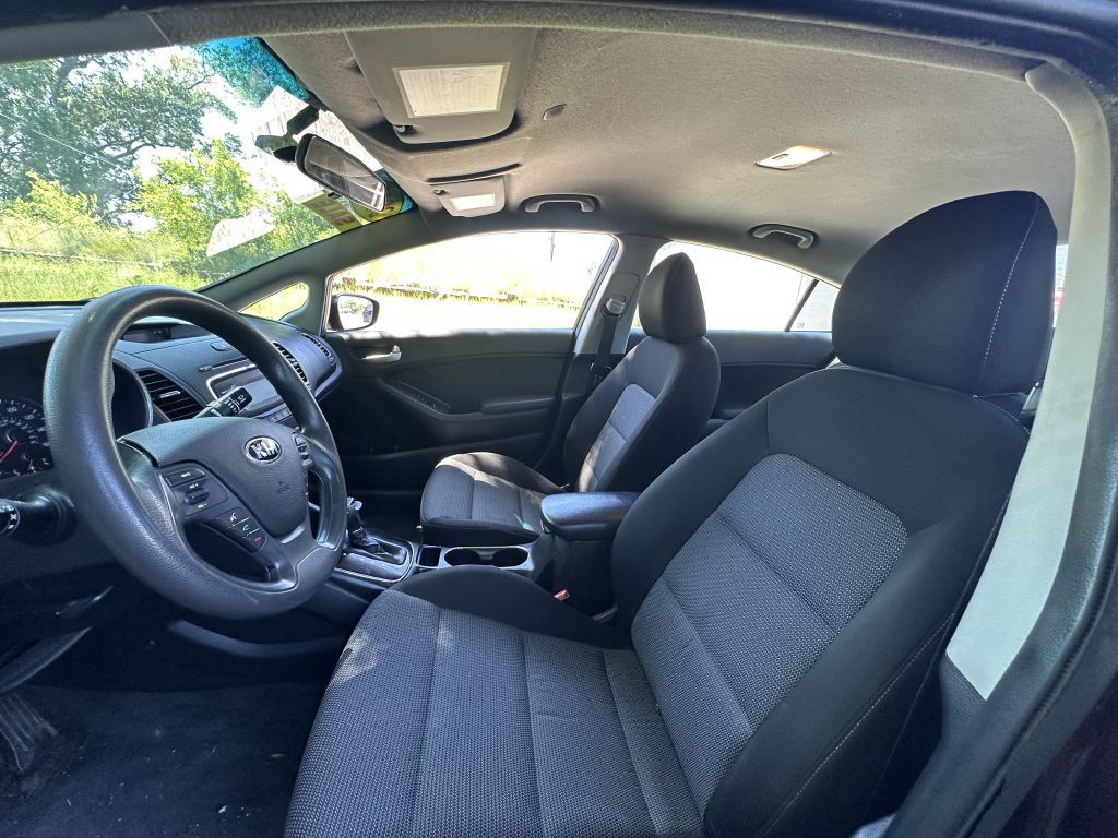 2017 Kia Forte Image 11