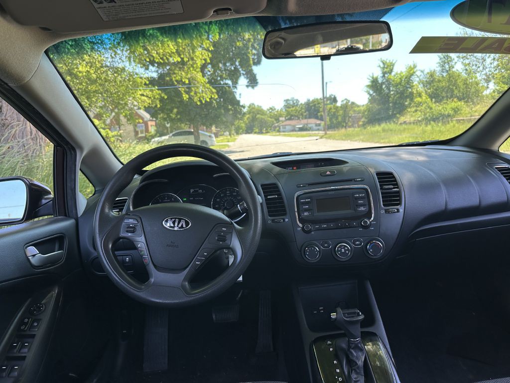 2017 Kia Forte Image 14
