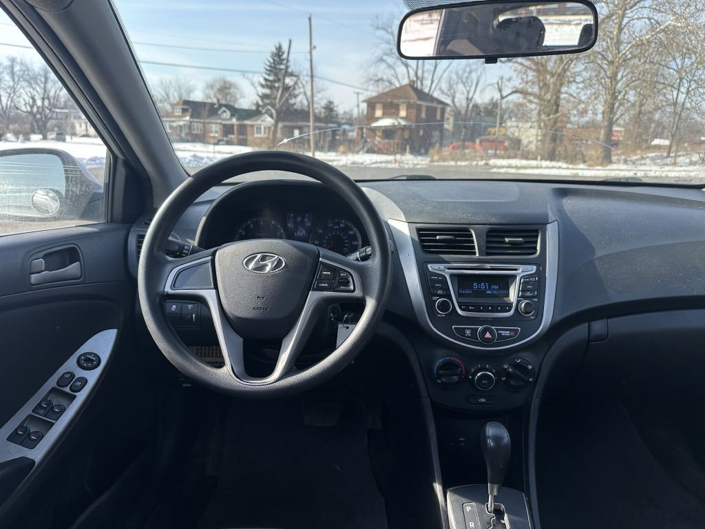 2017 Hyundai Accent Image 13