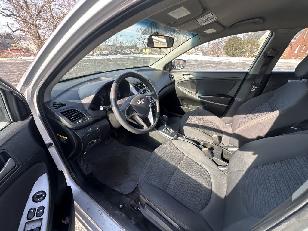 2017 Hyundai Accent Image 11