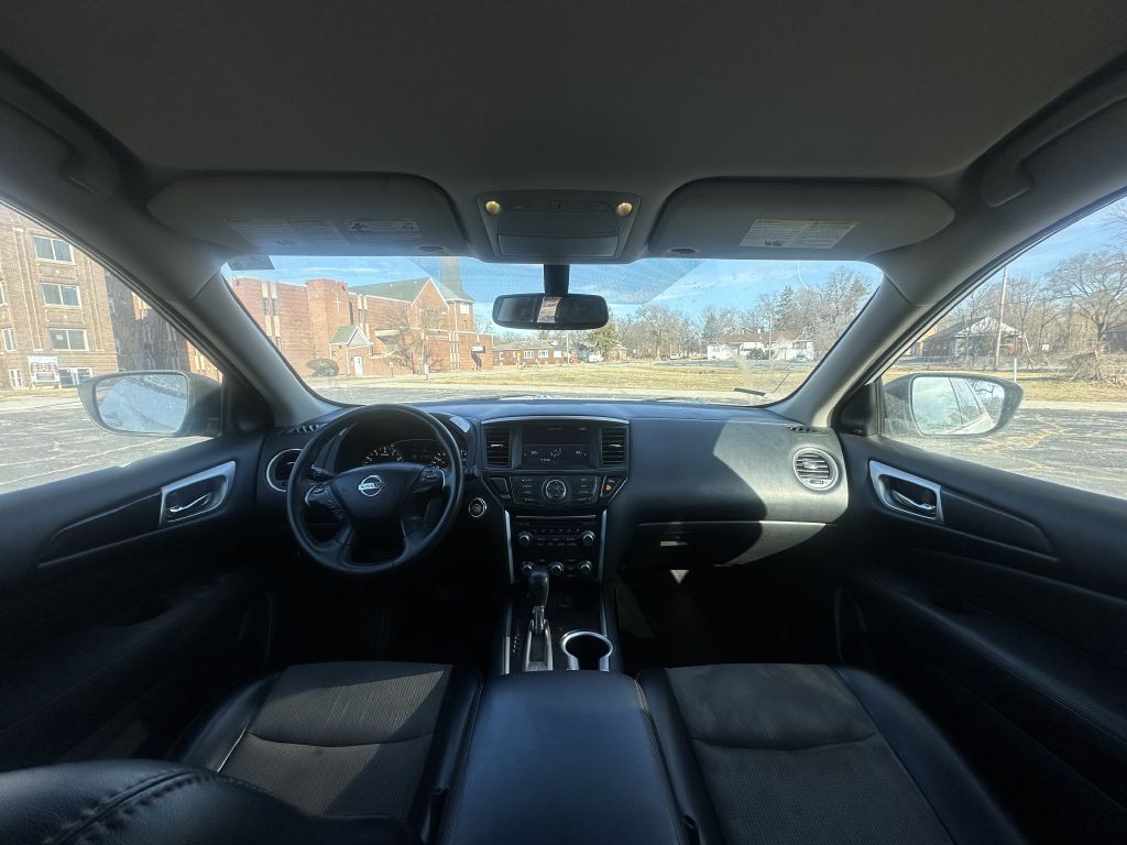 2019 Nissan Pathfinder Image 16