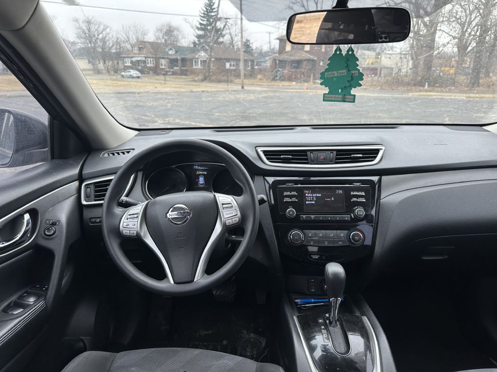 2016 Nissan Rogue Image 11