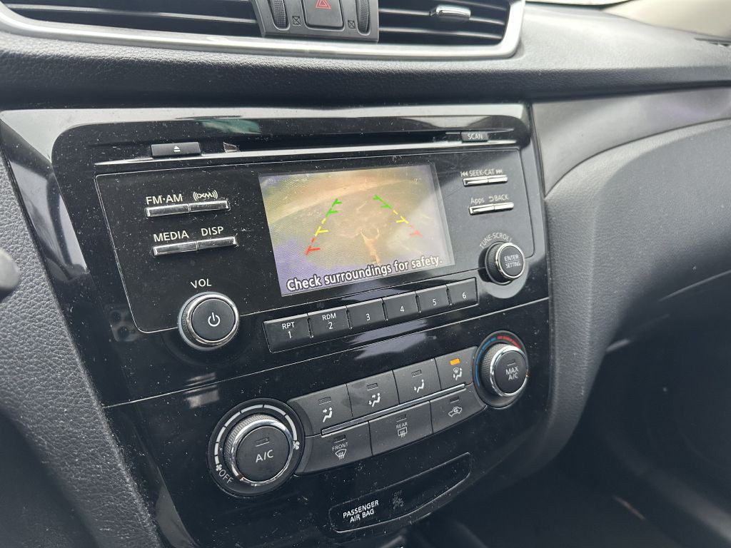 2016 Nissan Rogue Image 12