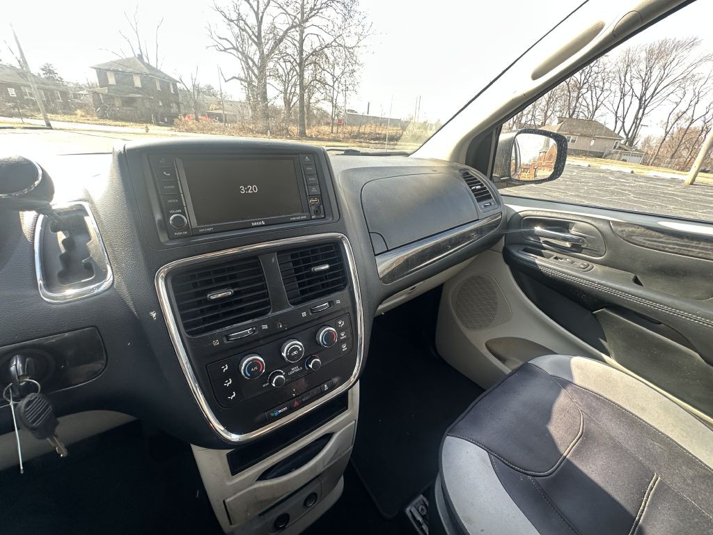 2017 Dodge Grand Caravan Image 9