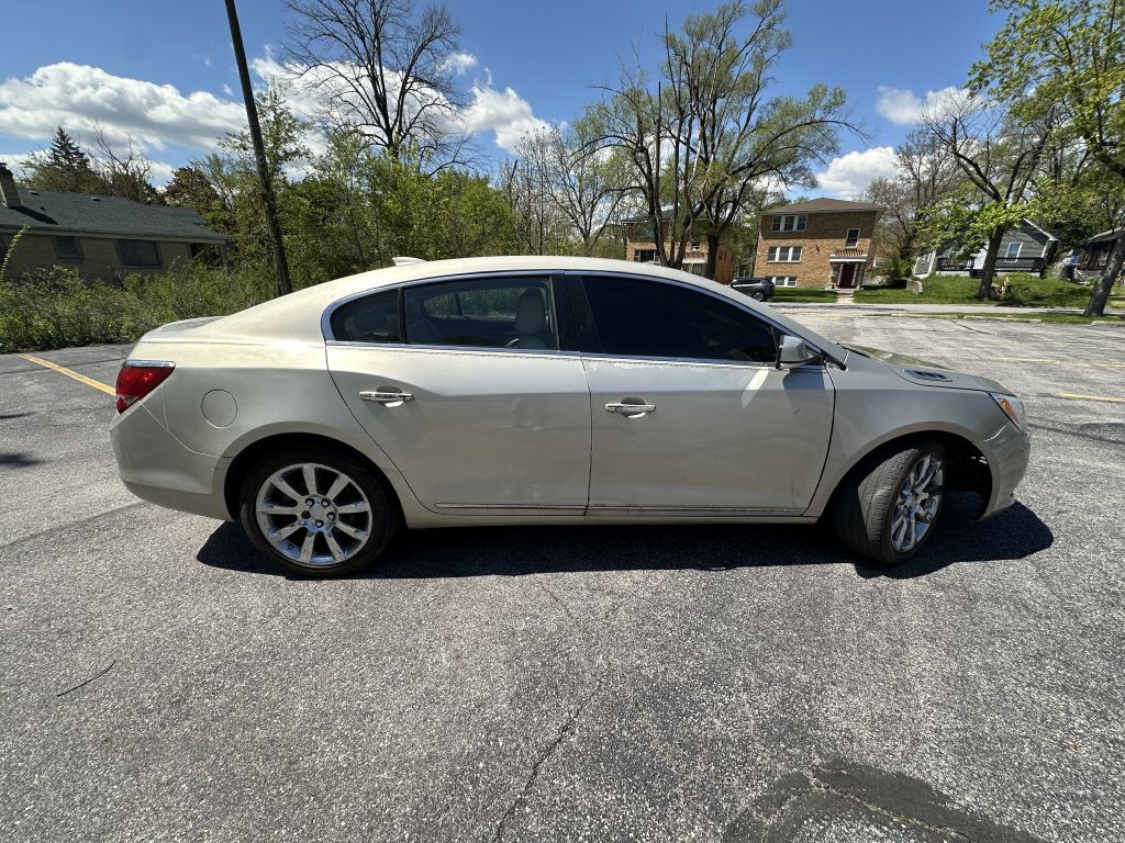 2015 Buick Lacrosse Image 2