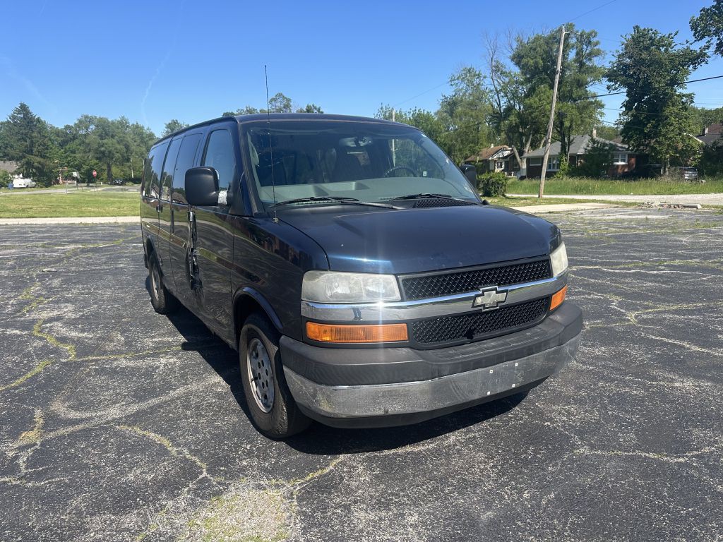 2007 Chevrolet Express Image 1