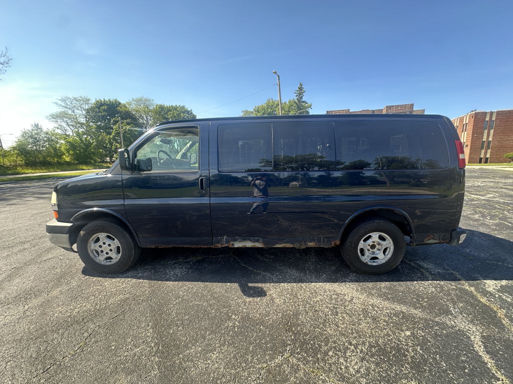 2007 Chevrolet Express Image 4