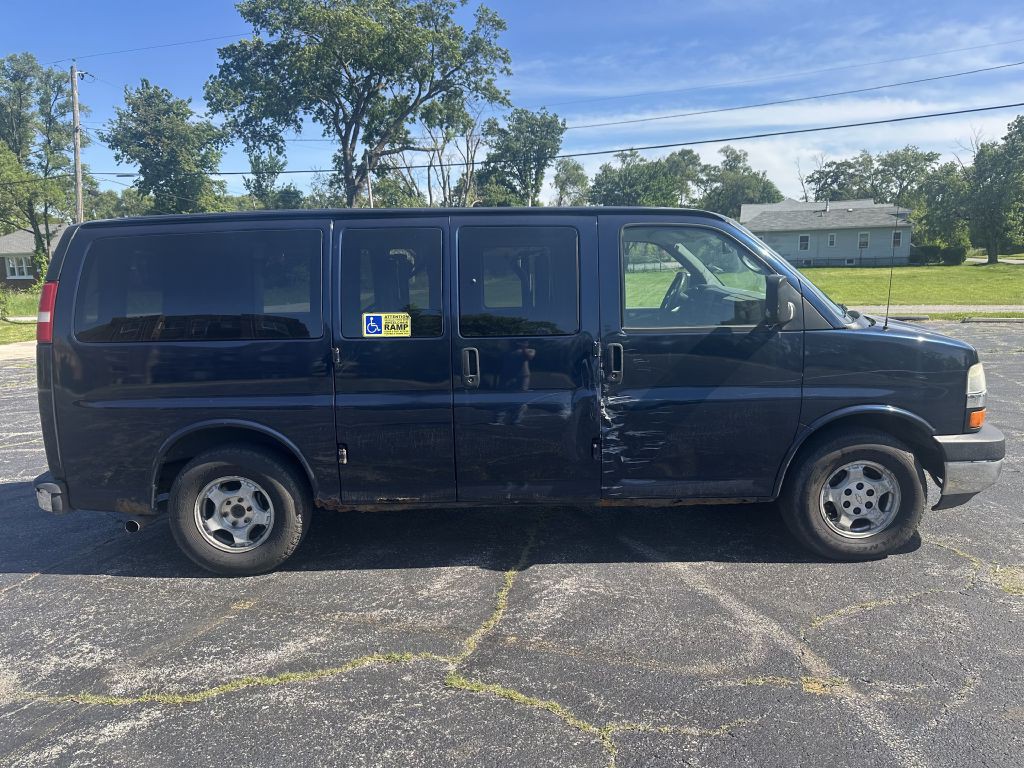 2007 Chevrolet Express Image 8