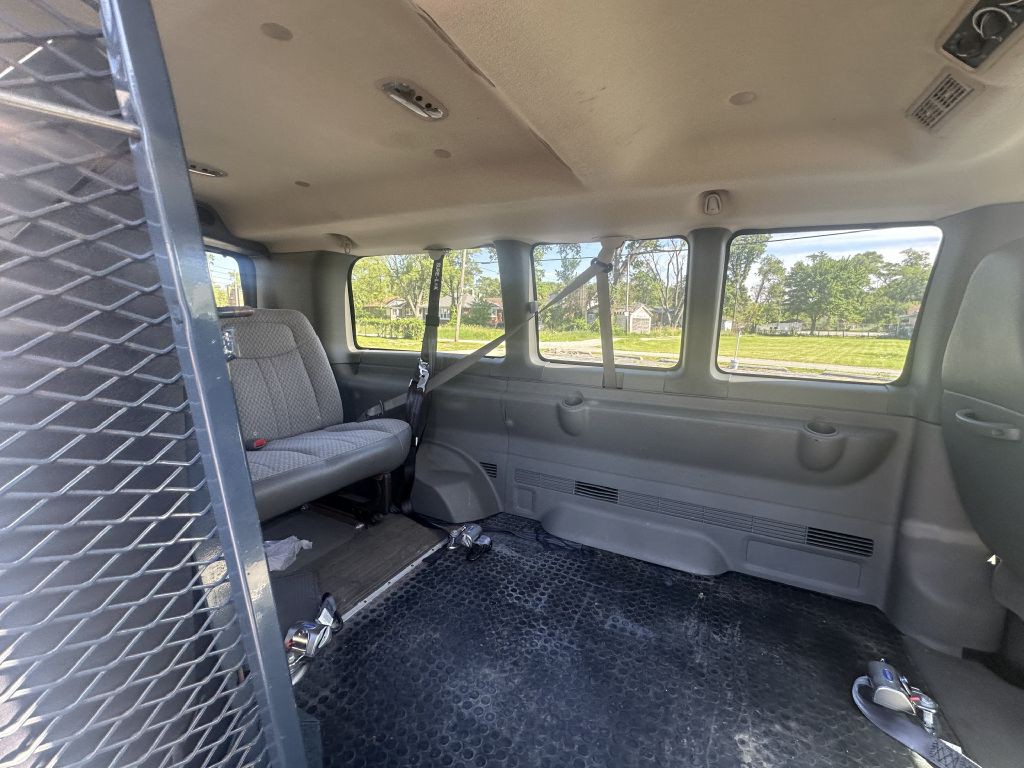 2007 Chevrolet Express Image 10