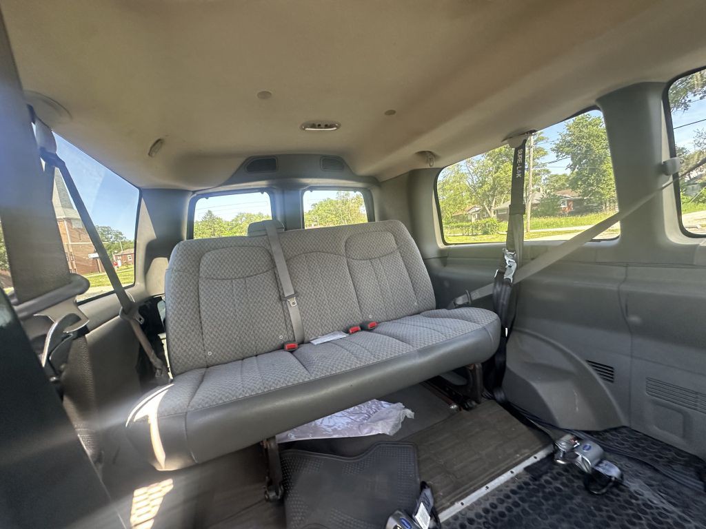 2007 Chevrolet Express Image 11