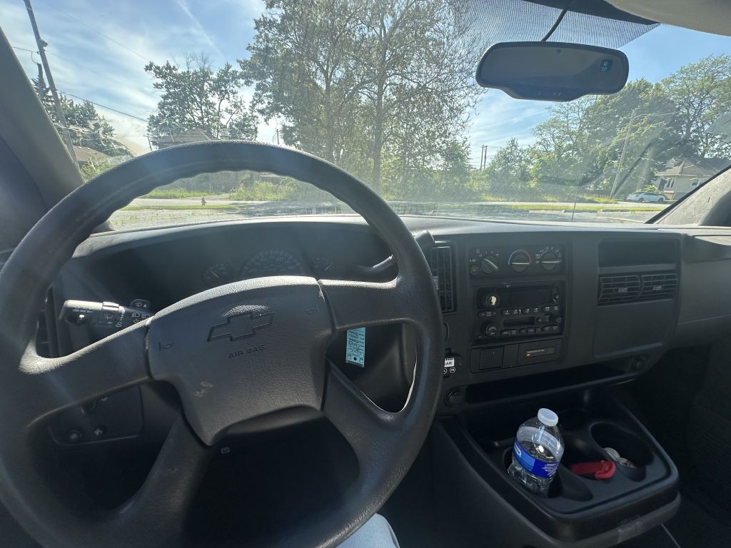 2007 Chevrolet Express Image 13