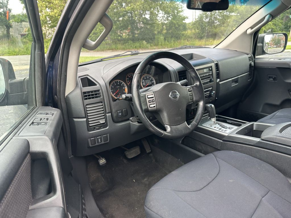 2012 Nissan Titan Image 12