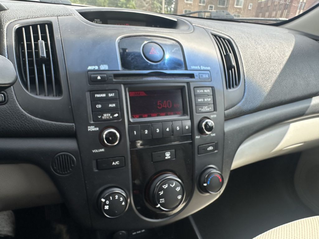 2011 Kia Forte Image 17