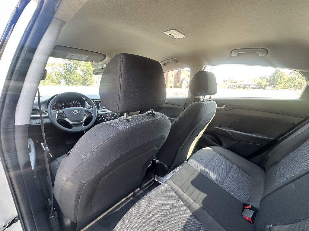 2020 Hyundai Accent Image 9