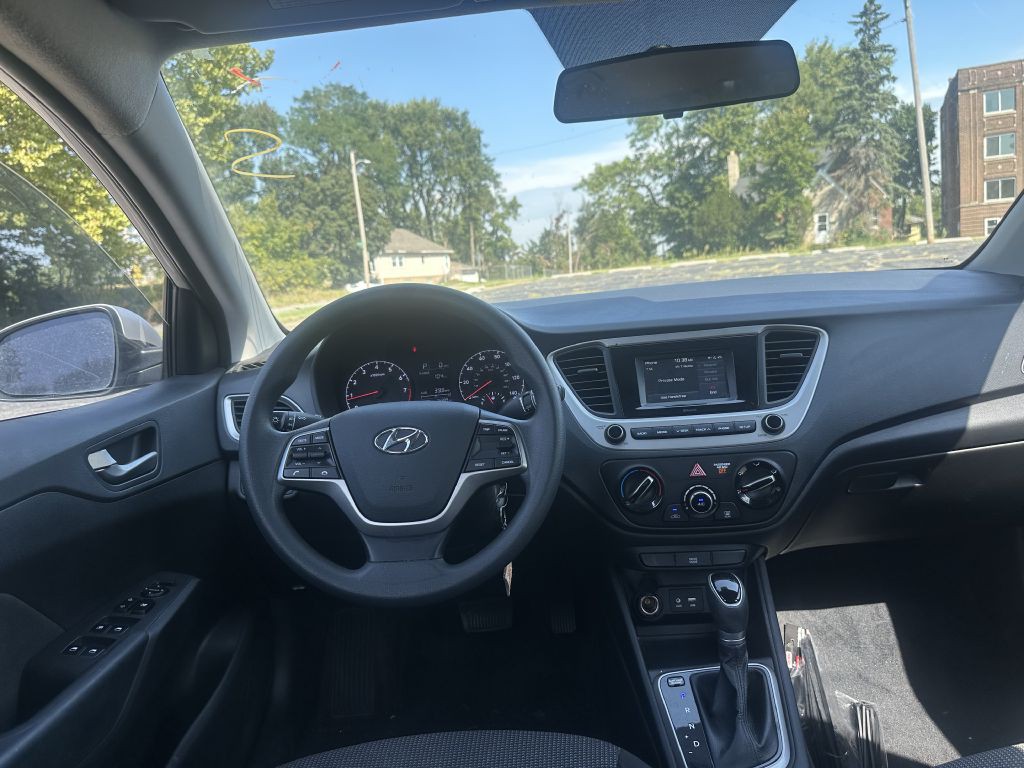 2020 Hyundai Accent Image 11